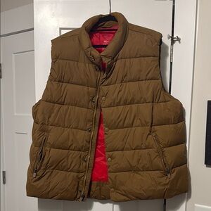 **SOLD!**Men's Gap Primaloft Puffer Vest